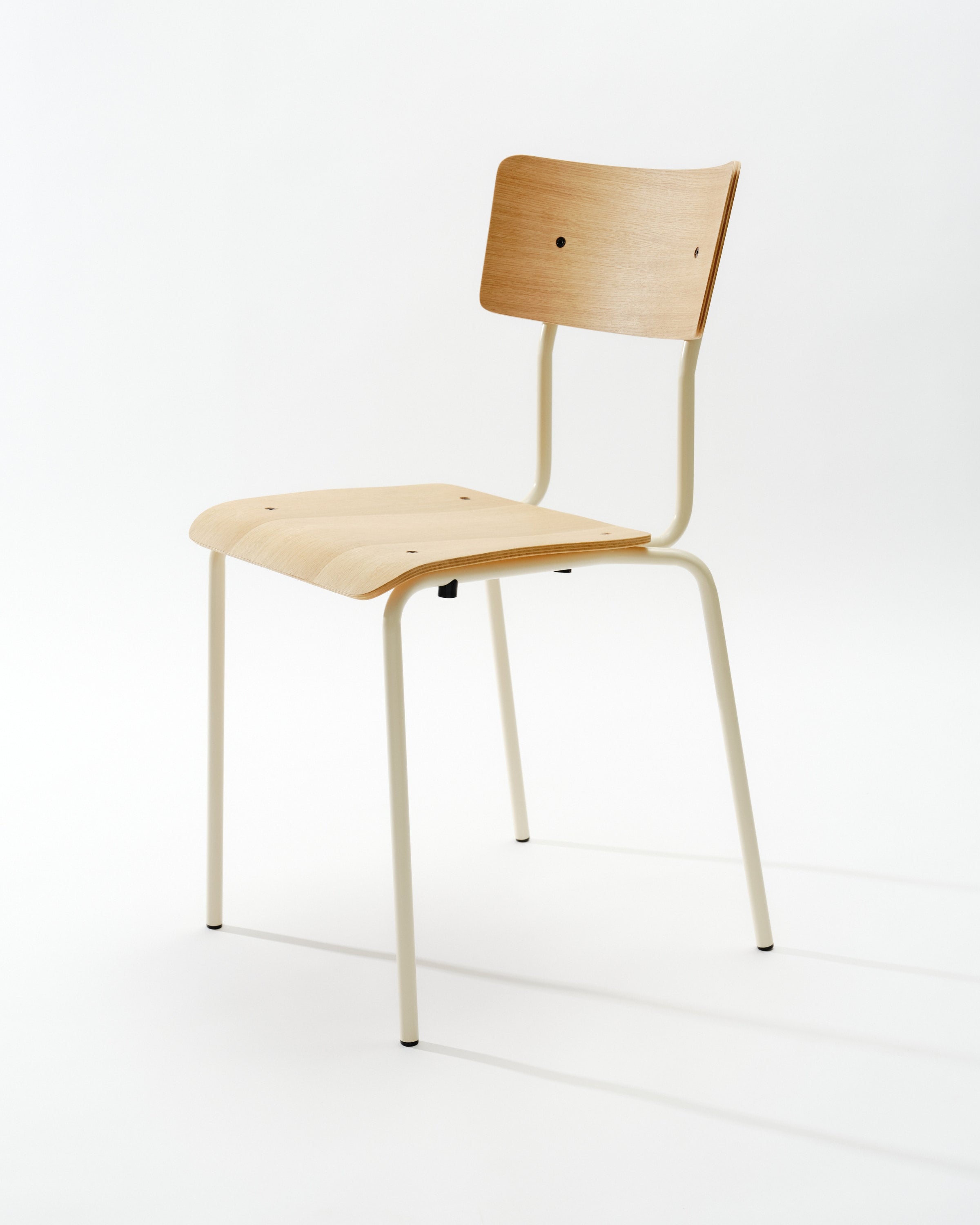 Bunter Eichenstuhl - Stapelbarer Holzstuhl in vielen Farben von Terravinossa