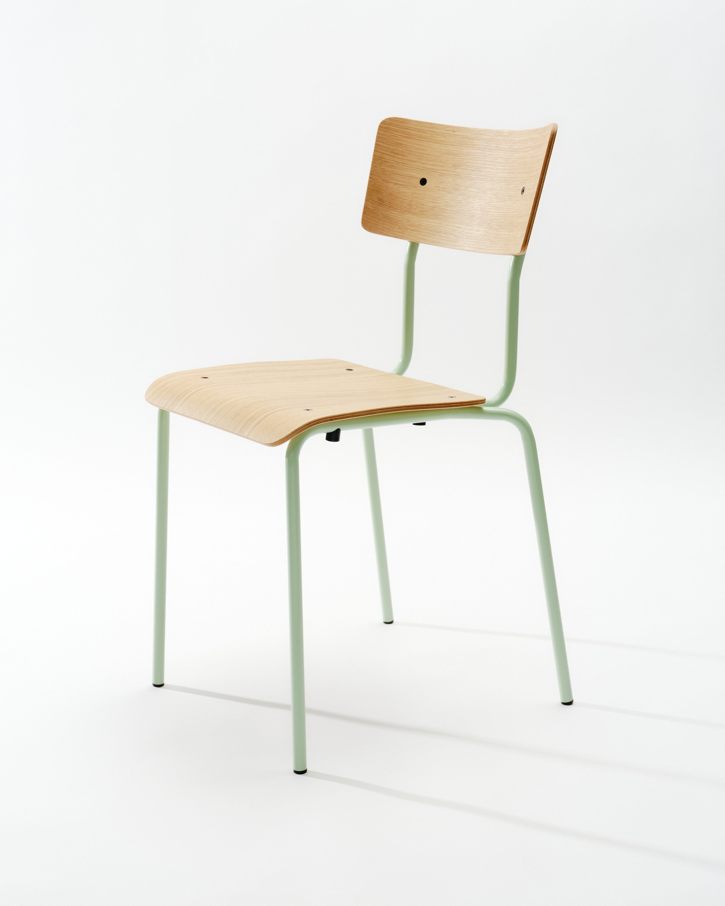 Bunter Eichenstuhl - Stapelbarer Holzstuhl in vielen Farben von Terravinossa