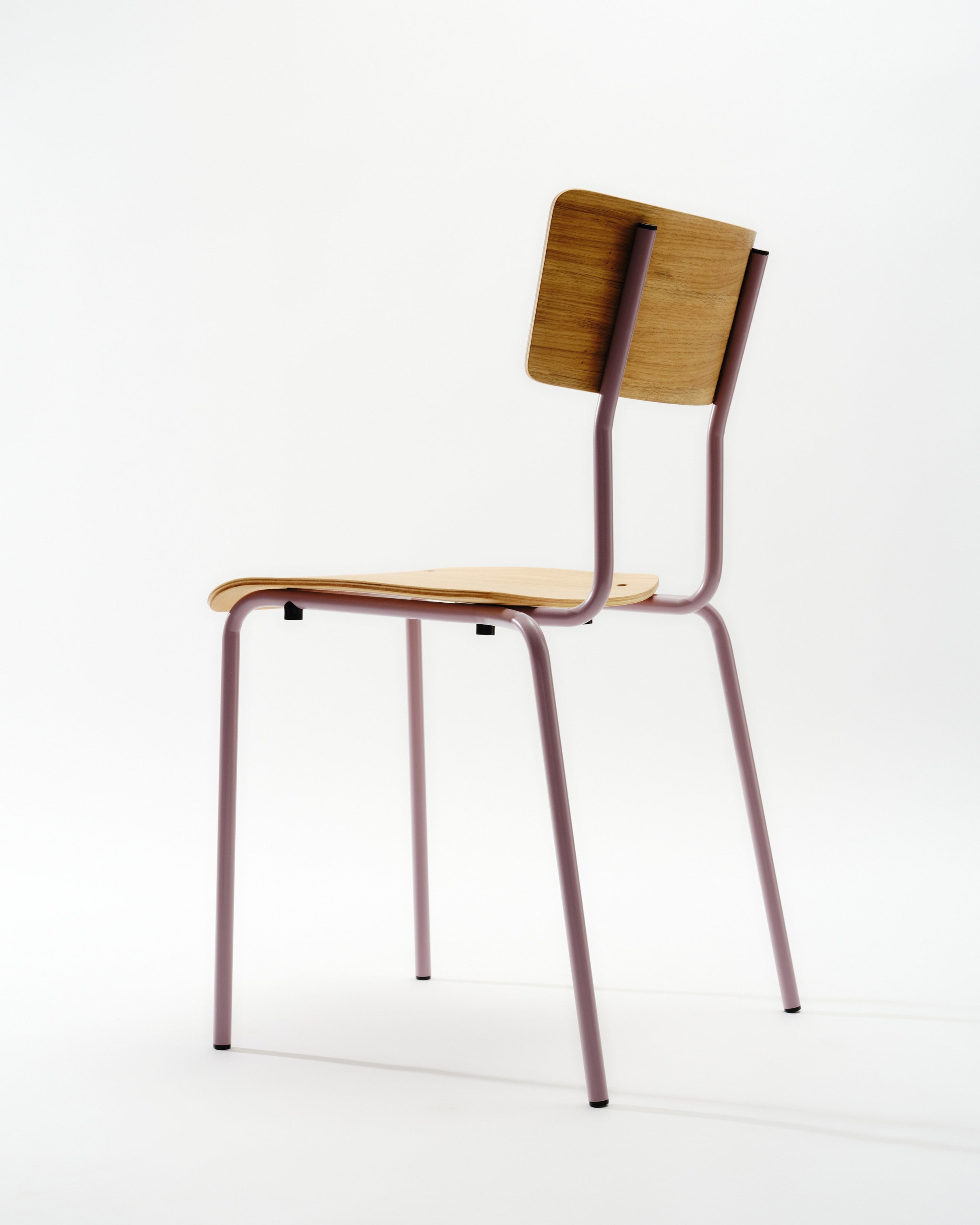 Lavendel farbener Stahlrohrstuhl mit Holzflächen aus Eiche