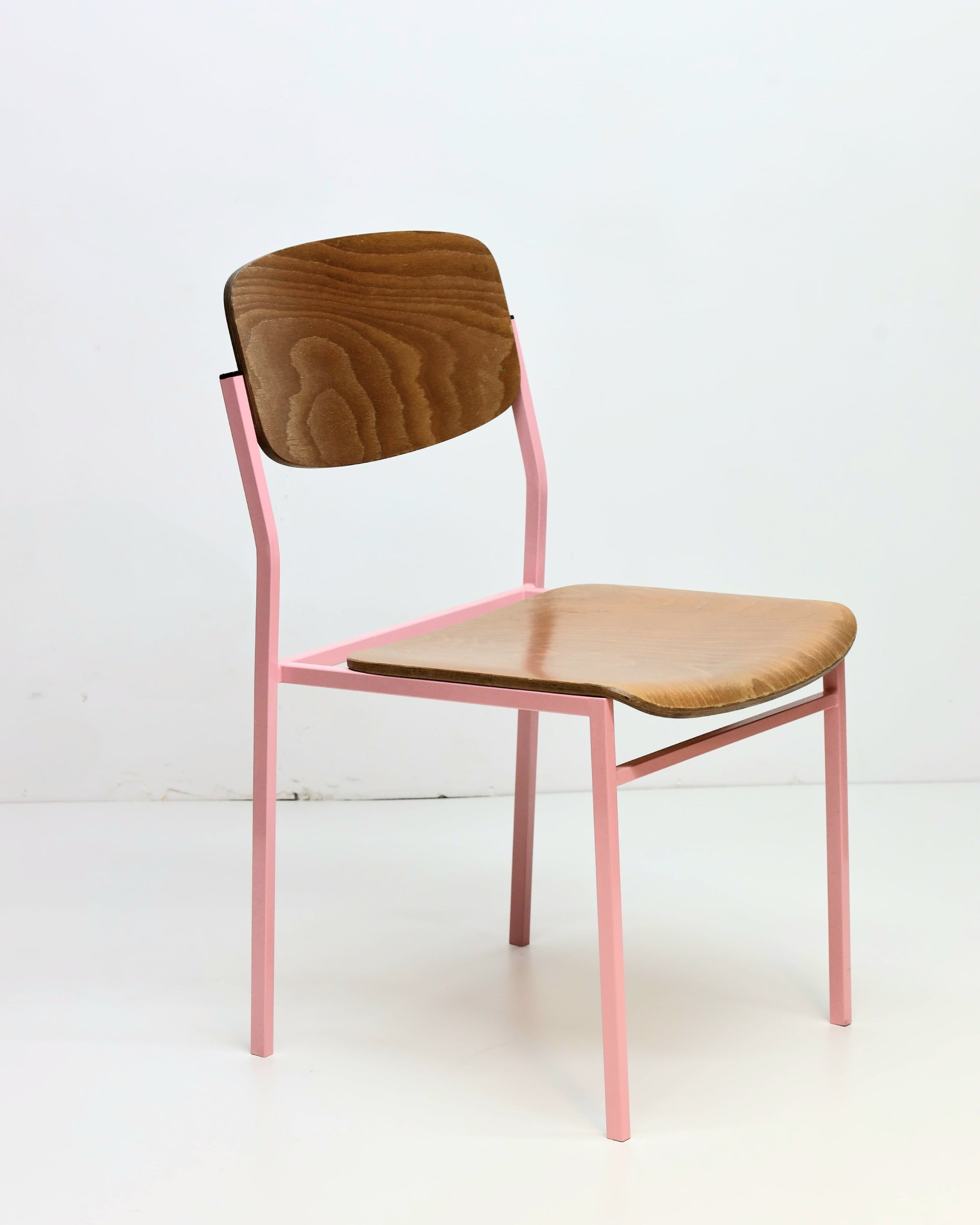 Vintage Stahlrohrstuhl Rosa mit Holzflächen Farbig Restauriert 